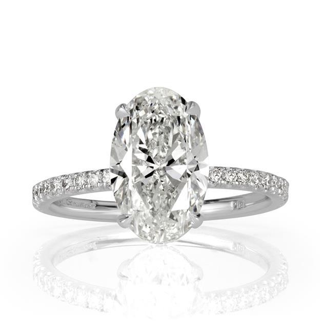 Oval Cut Diamond Engagement Ring