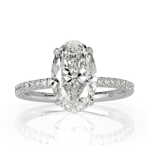 Oval Cut Diamond Engagement Ring