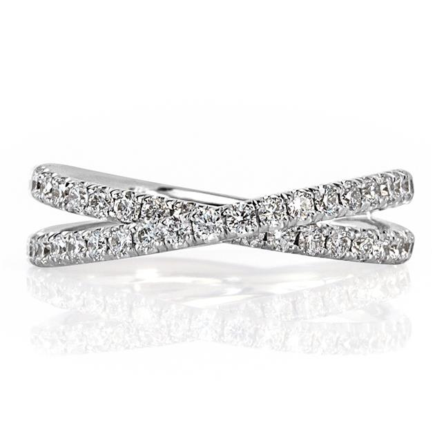 Round Brilliant Cut CVD Diamond Crisscross Ring